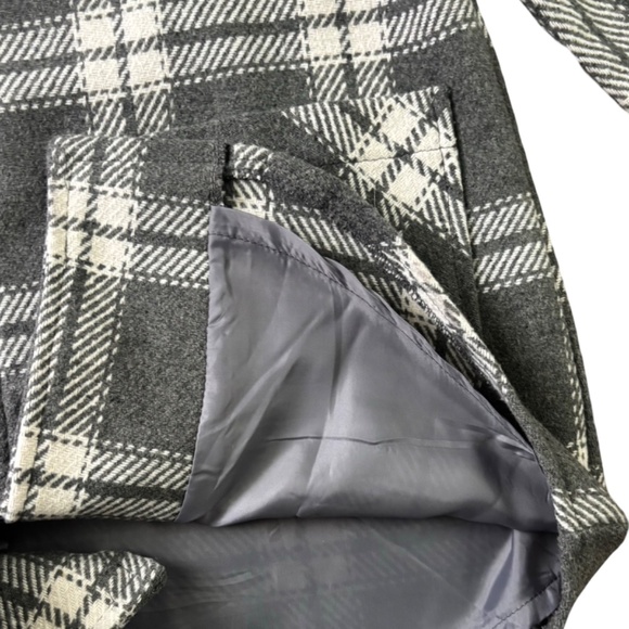 Trisha Tyler Plaid Zip Up Shacket - Gray and white - Medium - Picture 5 of 7